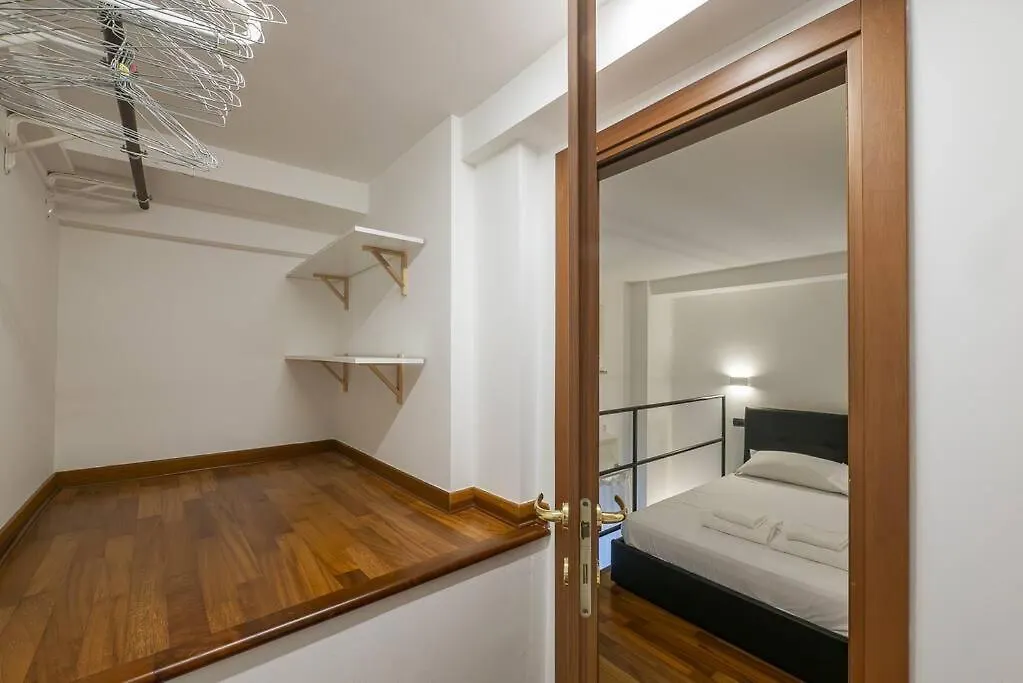 Youhosty - Ampere 102 Milan