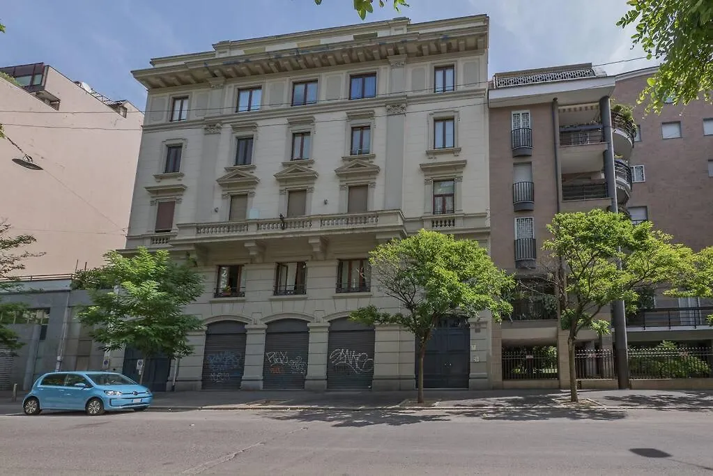 Youhosty - Ampere 102 Milano